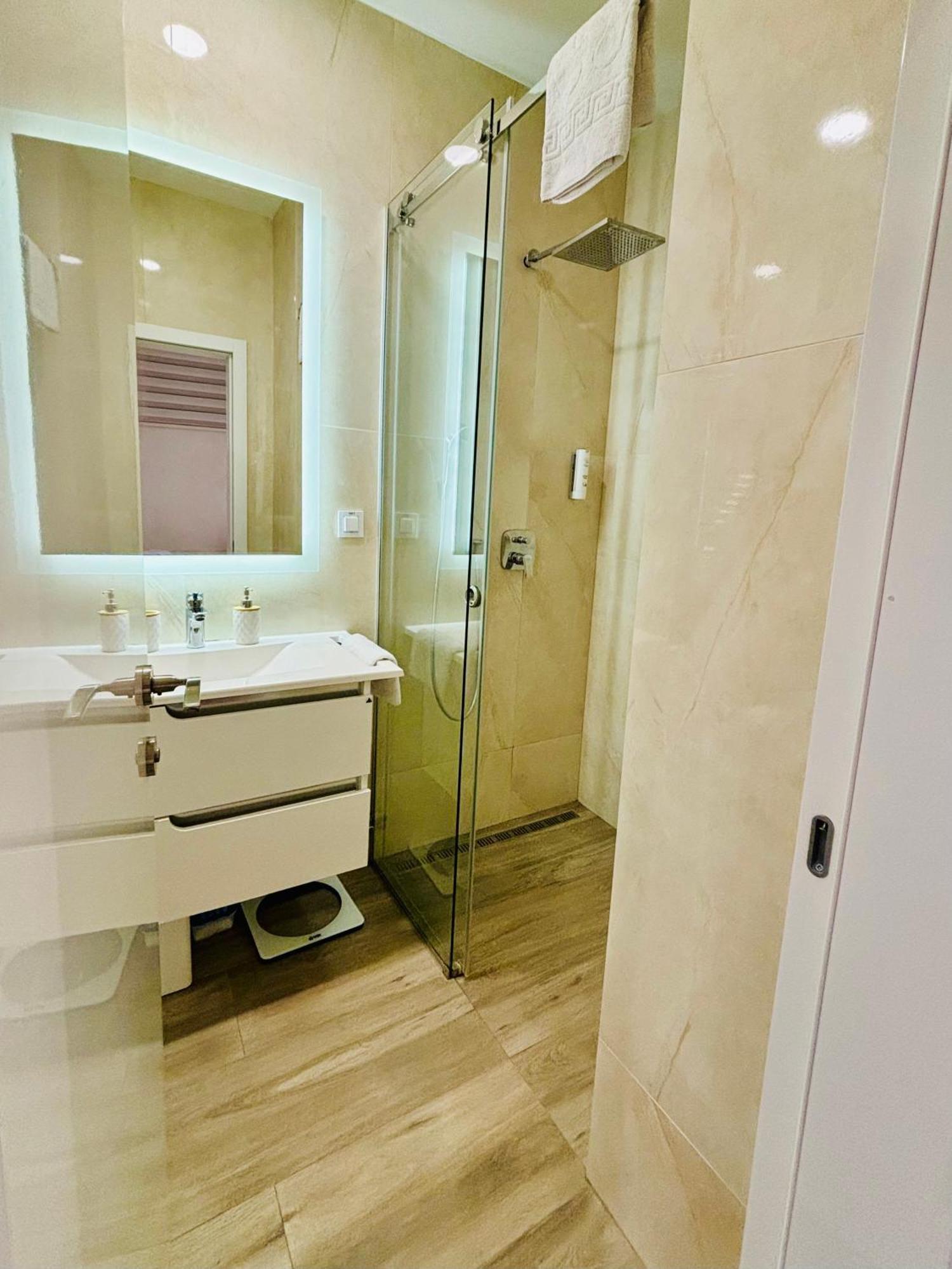 Lirra Luxe - Central Belgrade Apartments Dış mekan fotoğraf